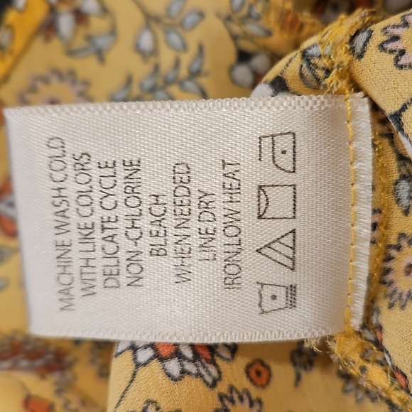 💕MAX STUDIO💕 Short Sleeve High Low Blouse ~ Yellow Ditsy Floral Print Large - Picture 8 of 8